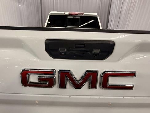 Used 2024 GMC Sierra 3500 AT4 w/ AT4 Premium Plus Package AWD/4WD image 5