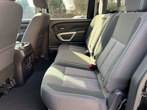 Used 2024 Nissan Titan SV w/ SV Convenience Package image 28