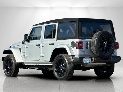Used 2024 Jeep Wrangler Unlimited Sahara AWD/4WD image 5