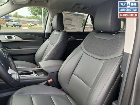 New 2026 Ford Explorer Active w/ Active Comfort Package AWD/4WD image 14