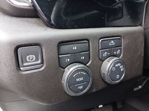 Used 2024 Chevrolet Silverado 2500 LT image 26