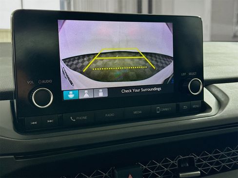 Used 2023 Honda Accord EX image 10