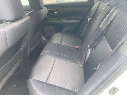 Used 2017 Nissan Altima 2.5 SR FWD image 29