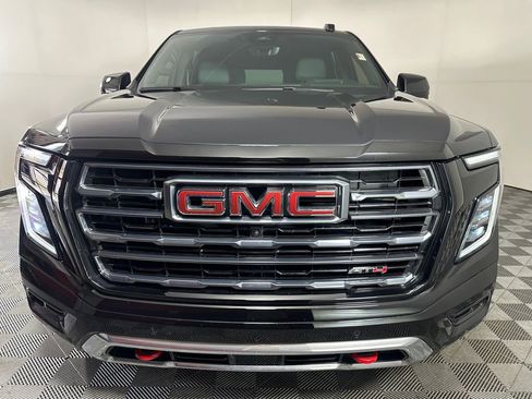 Used 2025 GMC Yukon AT4 w/ AT4 Premium Package image 8