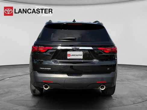 Used 2023 Chevrolet Traverse LT w/ LPO, Cargo Package FWD image 6