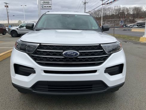 Used 2022 Ford Explorer XLT image 2