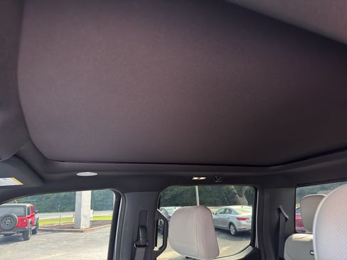Used 2023 Ford F150 Lightning Platinum AWD/4WD image 15