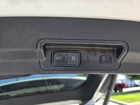 Used 2022 Ford Explorer XLT w/ Equipment Group 202A image 15