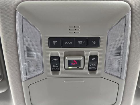 Used 2022 Toyota RAV4 XLE w/ Convenience Package image 40