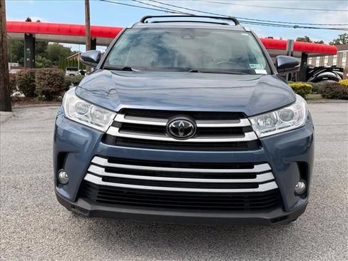 Used 2019 Toyota Highlander XLE AWD/4WD image 18