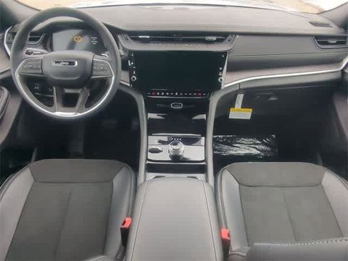 New 2026 Jeep Grand Cherokee Altitude image 14