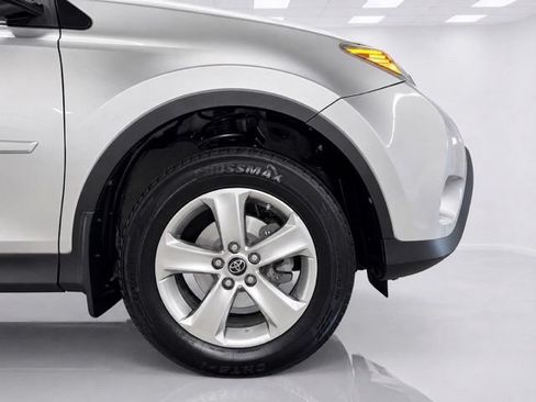 Used 2015 Toyota RAV4 XLE AWD/4WD image 11