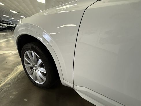 Used 2018 Volvo XC90 T6 Momentum w/ Convenience Package image 8