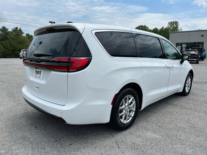 New 2027 Chrysler Pacifica Select