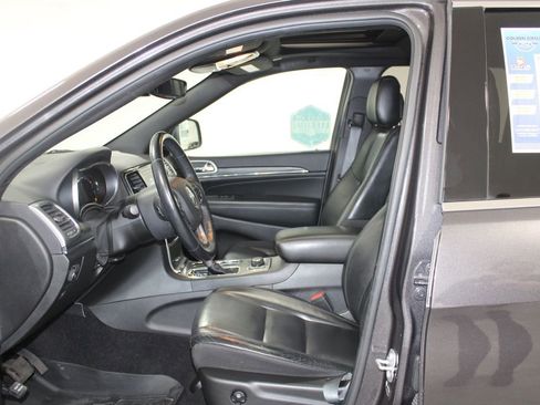 Used 2021 Jeep Grand Cherokee Limited w/ Trailer Tow Group IV image 24