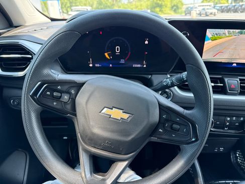 Used 2024 Chevrolet TrailBlazer LS w/ LS Convenience Package FWD image 18