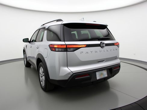Used 2025 Nissan Pathfinder SV AWD/4WD image 6