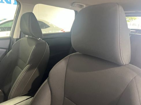 Used 2025 Nissan Rogue S FWD image 3