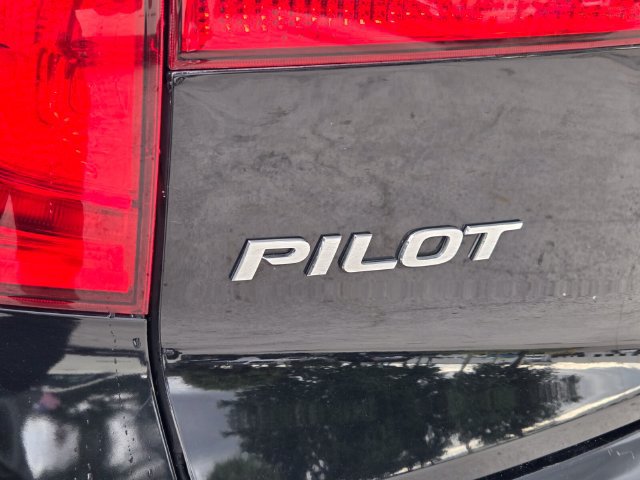 Used 2017 Honda Pilot Touring image 12