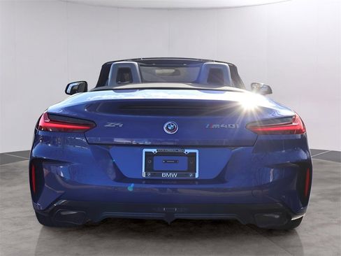 Used 2024 BMW Z4 M40i w/ Premium Package image 6