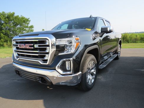 Used 2022 GMC Sierra 1500 SLT w/ SLT Premium Plus Package AWD/4WD image 3