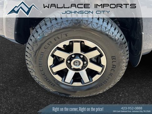 Used 2024 Toyota 4Runner TRD Off-Road Premium AWD/4WD image 9