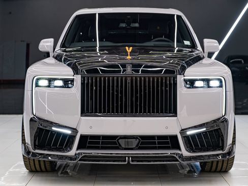 Used 2026 Rolls-Royce Cullinan AWD/4WD image 2