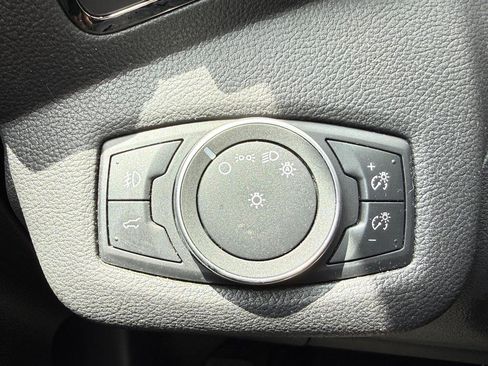 Used 2019 Ford Escape Titanium FWD image 21