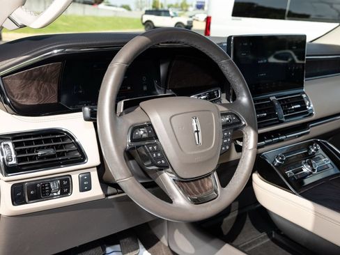 Used 2024 Lincoln Navigator L Reserve AWD/4WD image 22