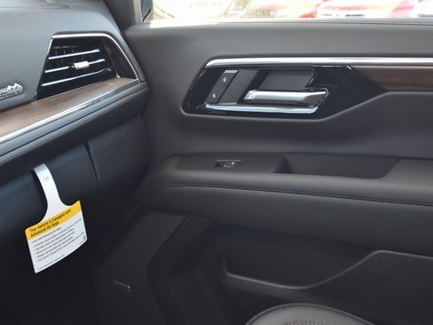 New 2026 Chevrolet Suburban High Country image 20