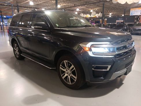 Used 2023 Ford Expedition Limited AWD/4WD image 4