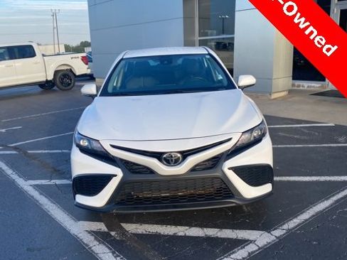 Used 2024 Toyota Camry SE image 2