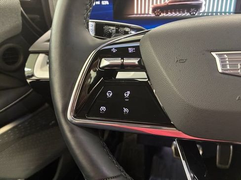 Certified 2025 Cadillac Optiq Luxury 2 w/ LPO, Floor Liner Package AWD/4WD image 23