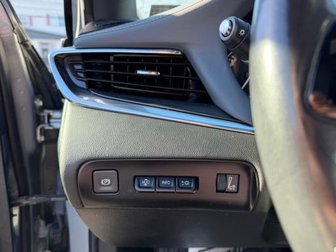 Used 2024 Buick Enclave Premium image 15