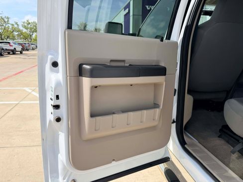 Used 2009 Ford F250 Lariat image 13