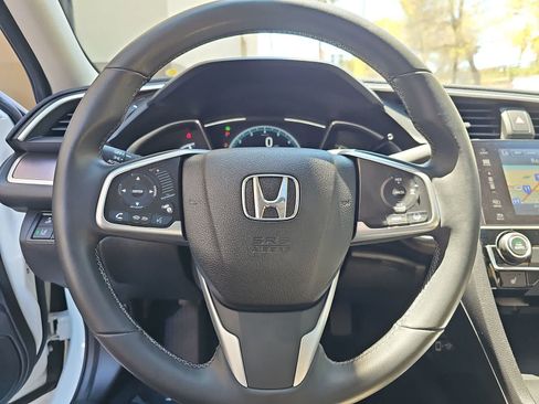 Used 2018 Honda Civic Touring image 18