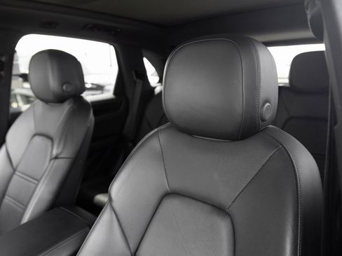 Certified 2023 Porsche Cayenne image 23