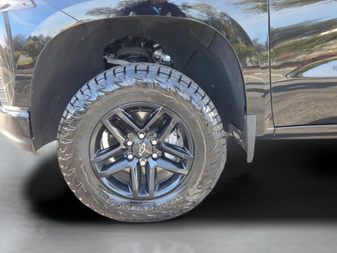 Used 2021 Chevrolet Silverado 1500 LT Trail Boss w/ Convenience Package II image 32