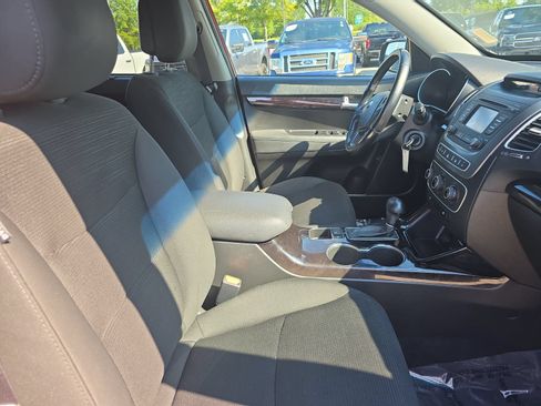 Used 2015 Kia Sorento LX FWD image 10