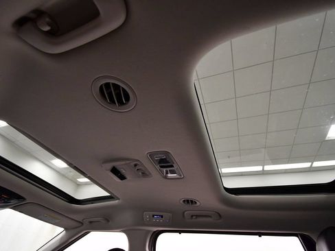 Certified 2024 Kia Carnival SX Prestige FWD image 16