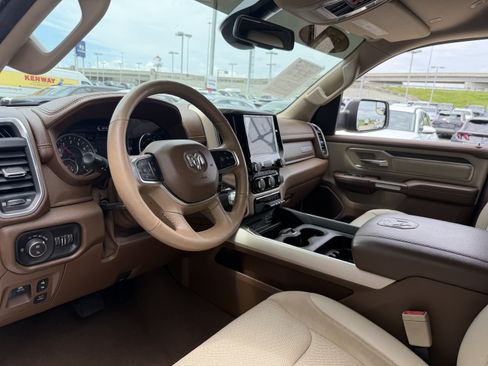 Used 2019 RAM 1500 Laramie RWD image 35