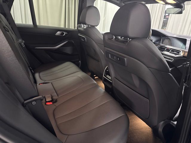 Used 2020 BMW X5 xDrive40i w/ Convenience Package AWD/4WD image 9
