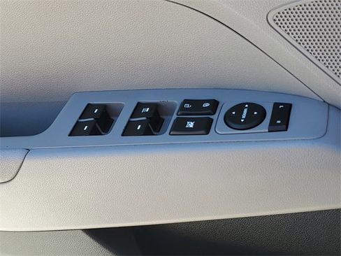 Used 2017 Hyundai Elantra SE image 19