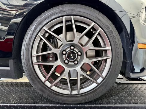 Used 2012 Ford Mustang Shelby GT500 w/ SVT Performance Pkg image 86