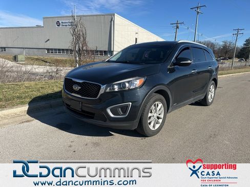 Used 2017 Kia Sorento LX w/ LX Convenience Package image 1
