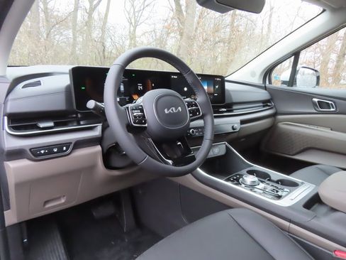 New 2026 Kia Carnival EX image 19