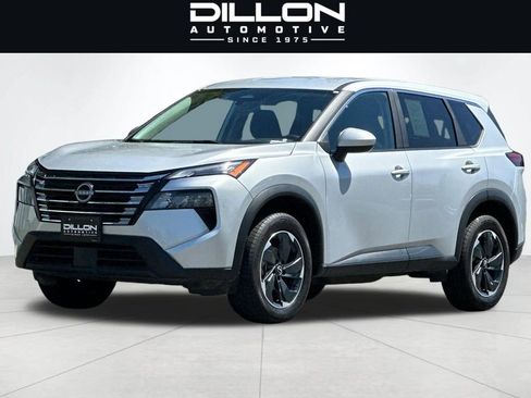 Used 2024 Nissan Rogue SV AWD/4WD image 8