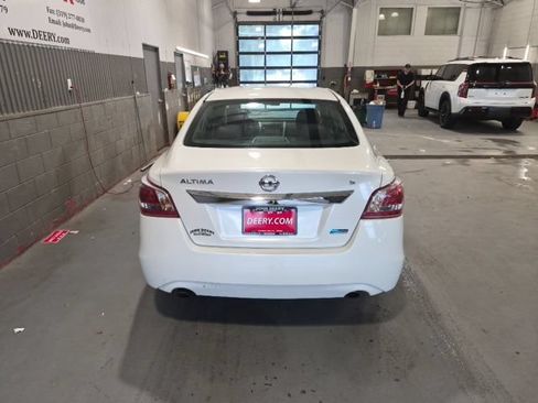 Used 2013 Nissan Altima 2.5 S FWD image 4
