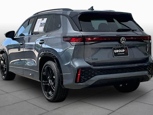 Used 2025 Volkswagen Tiguan SE R-Line FWD image 12