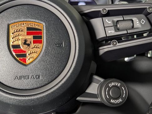 New 2026 Porsche Macan S image 38